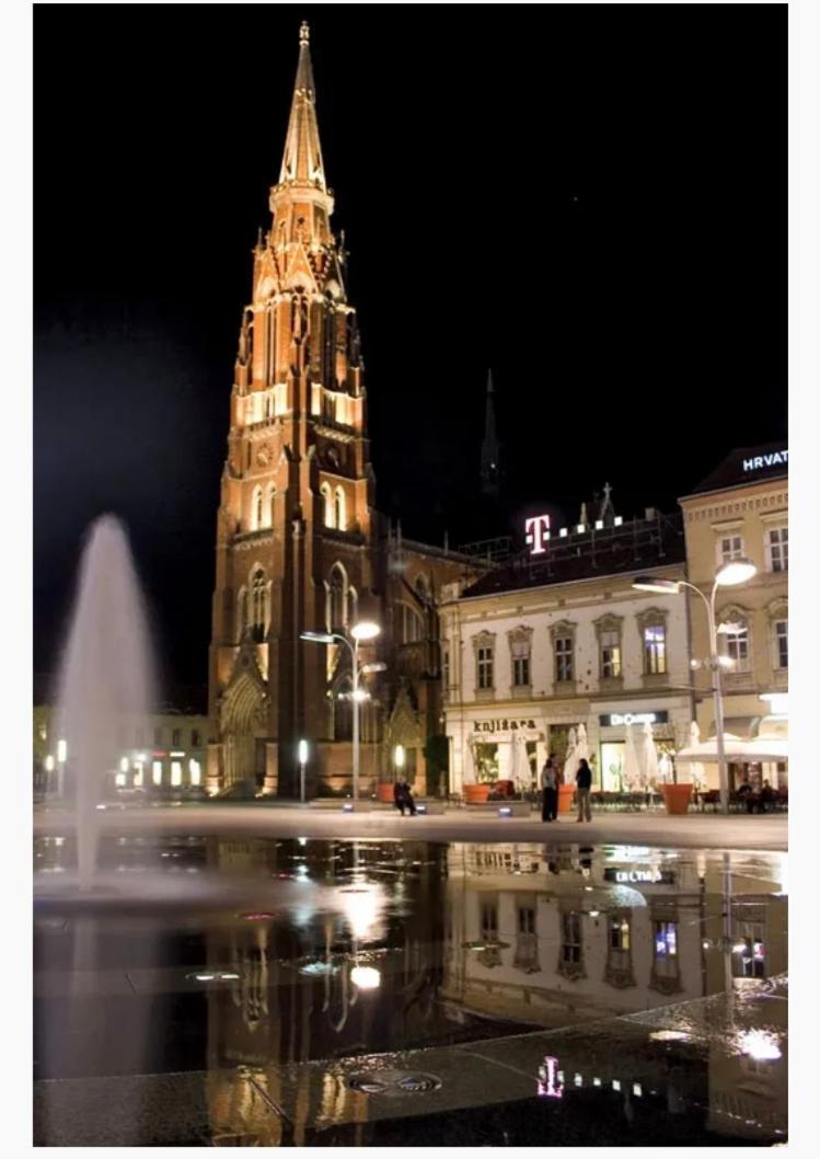 Square 12 Osijek Apartment Ngoại thất bức ảnh